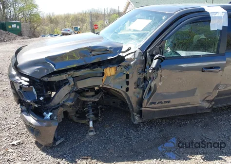 2021 Ram 1500 Big Horn 4X4 5'7 Box z USA, uszkodzony, nr VIN 1C6SRFFT4MN722848